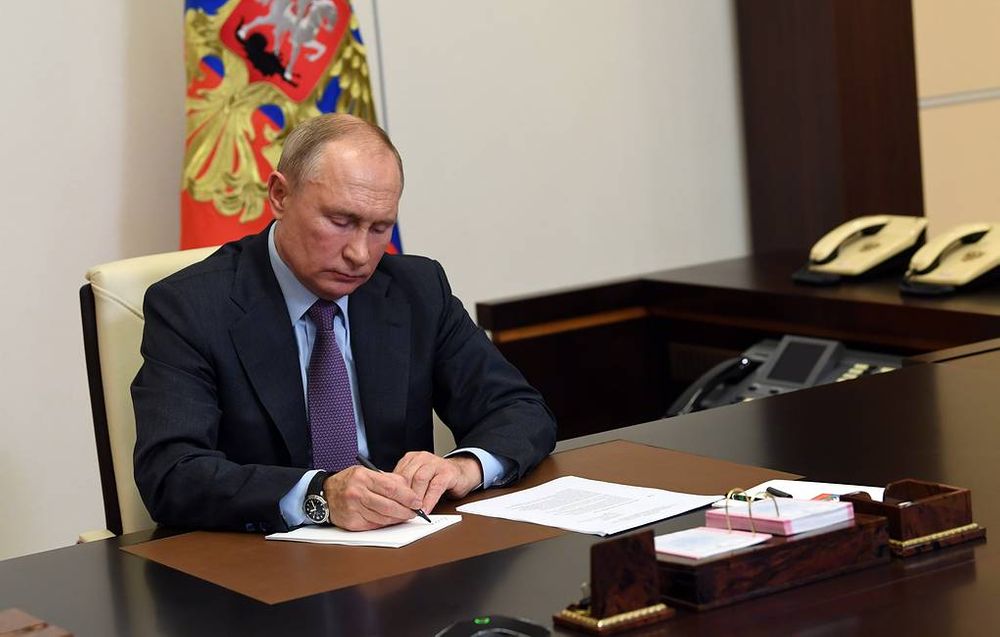 Путин подписал закон о регулировании дистанционной работы