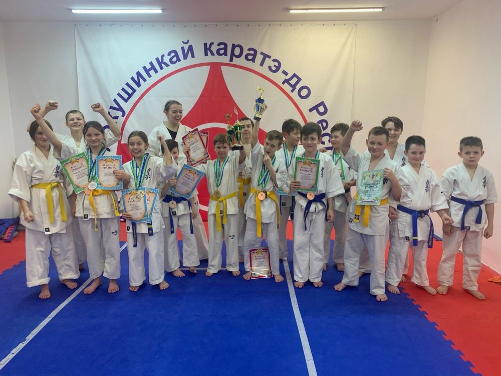 17 золотых медалей привезли ухтинские спортсмены с первенства Республики Коми по каратэ киокусинкай