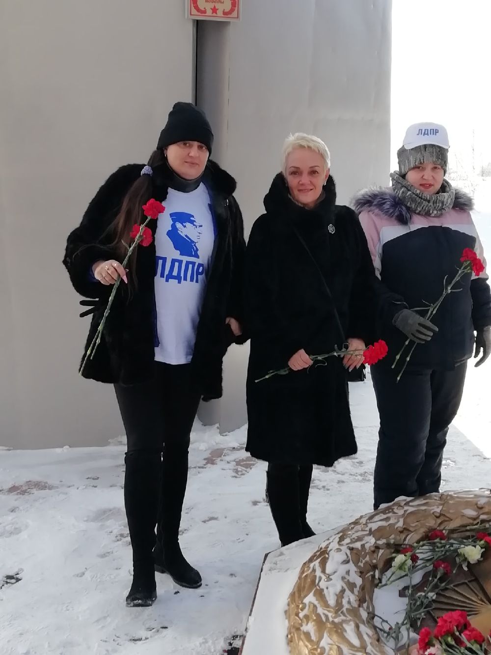 День защитника Отечества отметили возложением цветов