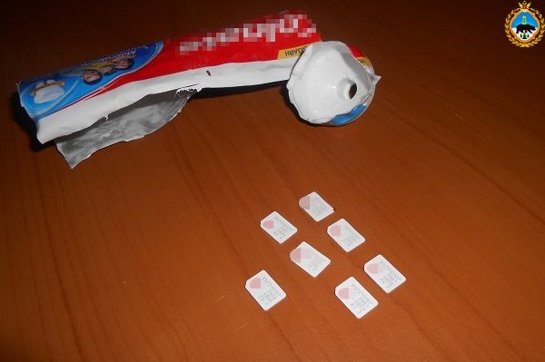 В тюбике зубной пасты поместились 7 сим-карт, но до адресата они не дошли