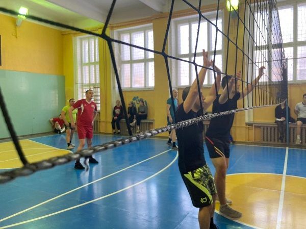 В Ухте состоялся турнир по волейболу с участием полицейских и воспитанников подшефного детдома