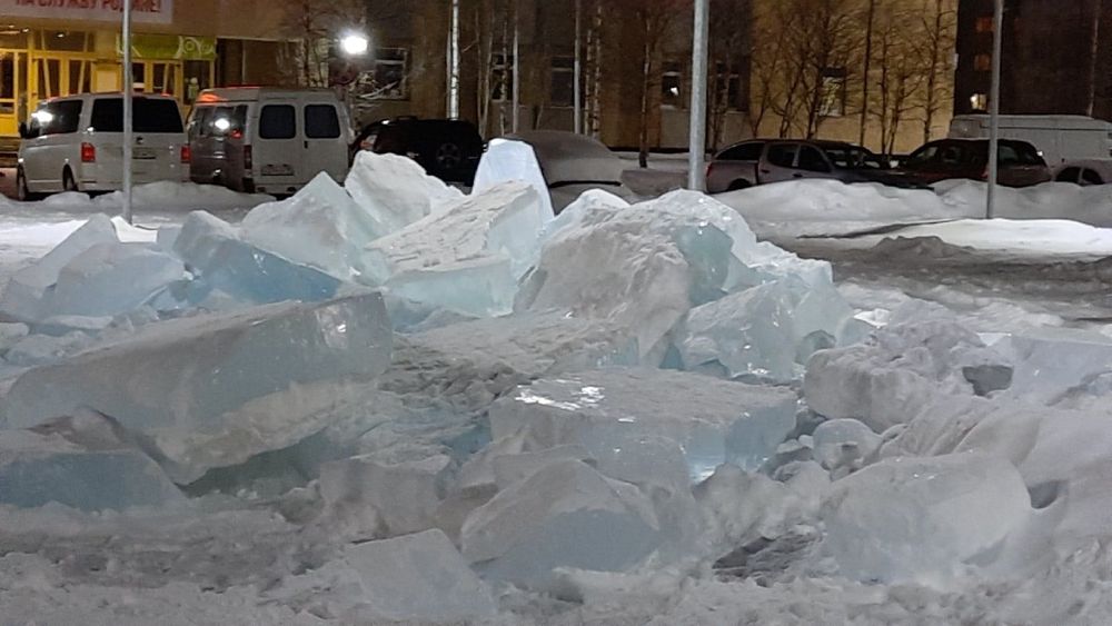 Снесли, но не всё: Надеемся, что когда будут убирать, то не забудут почисть и площадь