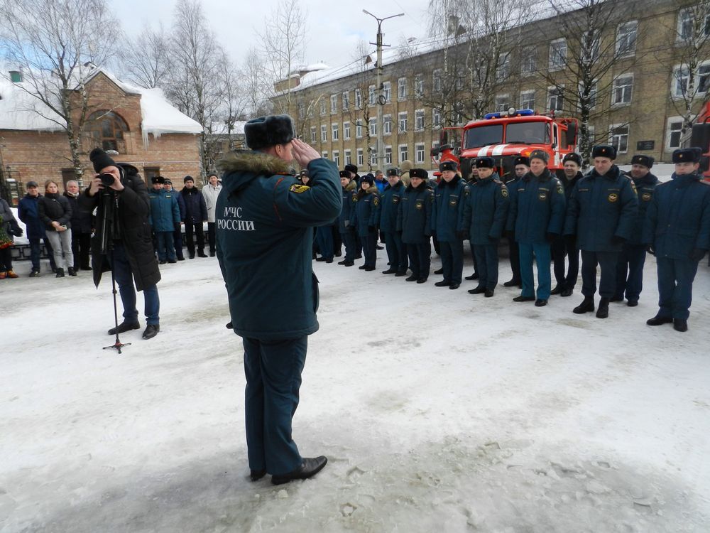 В Ухте открыли мемориальную доску памяти заслуженного спасателя Российской Федерации Дмитрия Тропникова