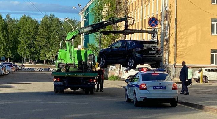 Перед эвакуатором равны не все: Приезжий министр едва не лишился машины