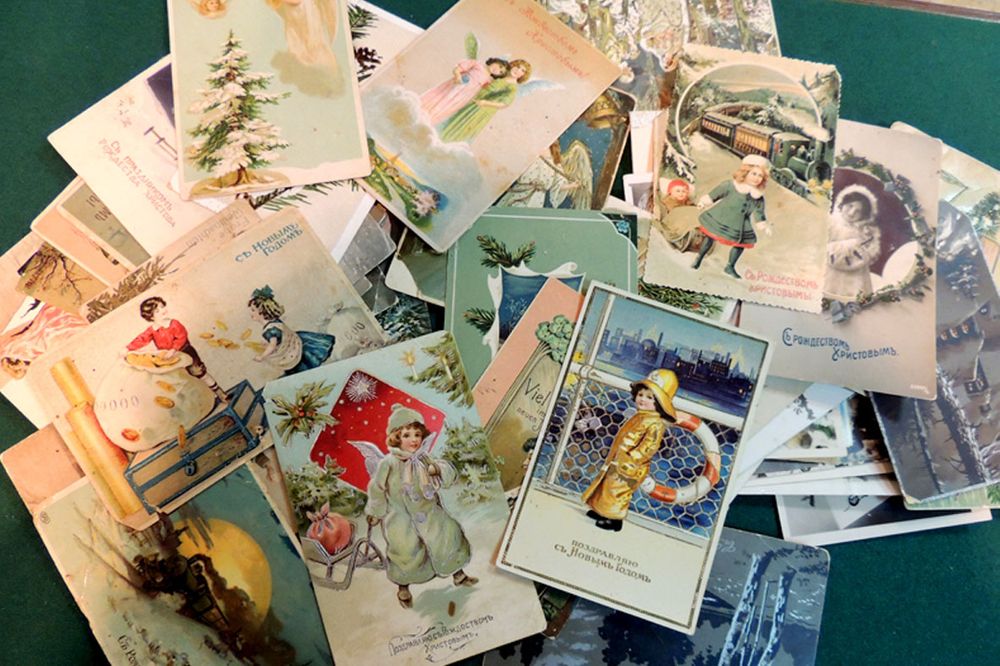 Администрация города планирует закупить 2тысячи 200 открыток, изготовленных на заказ