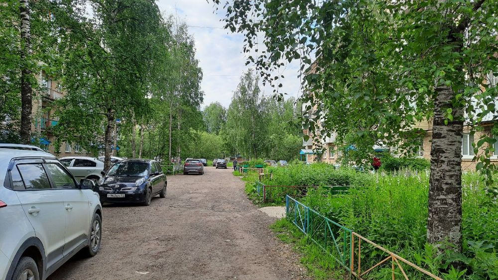 На ремонт дворовой территории д.3 и д.5 по ул.Дзержинского из городского бюджета выделили 706 тысяч рублей