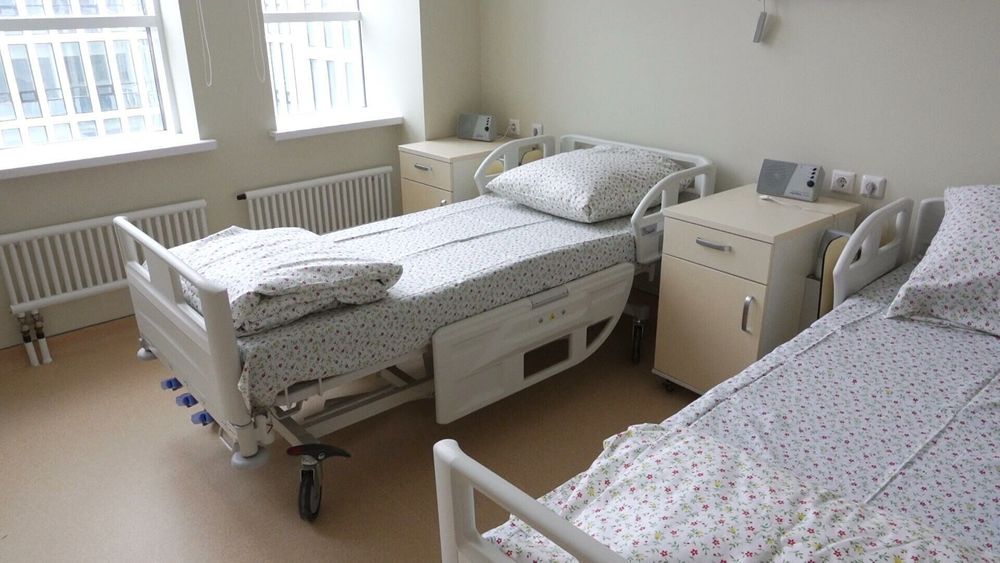 Ковидный центр Ухты приглашает терапевта на зарплату в 161 тыс. рублей и медсестру на 95 тыс. рублей