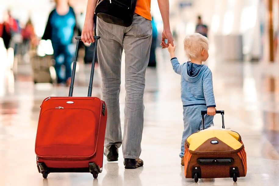 Новый порядок вывоза детей за границу из России вступил в силу 17 октября