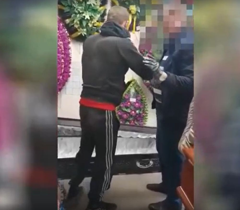 19-летний ухтинец, уснувший в гробу, получил условный срок