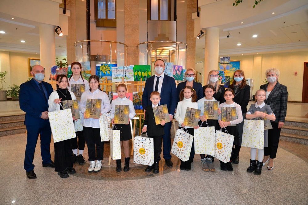 Работники АО «Транснефть – Север» провели благотворительную выставку рисунков