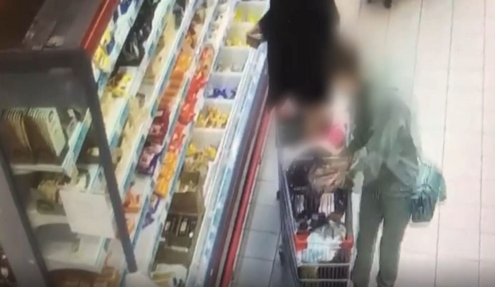 Семейный подряд: Супруги из Ухты подозреваются в серии краж продуктов из магазина