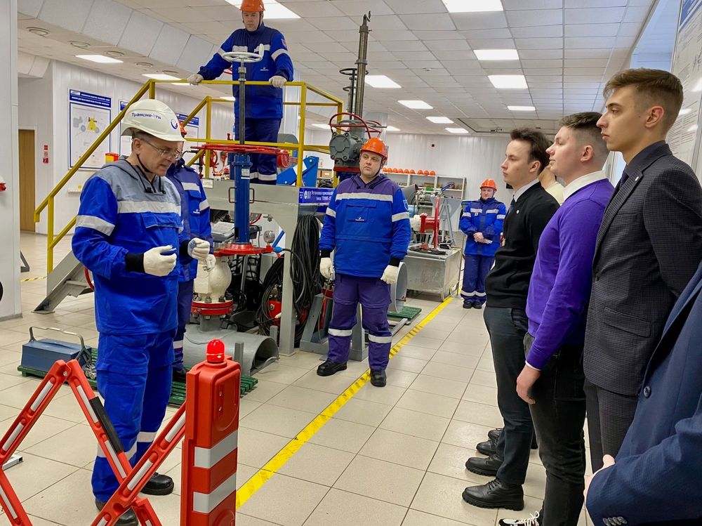 Студенты УГТУ побывали на экскурсии в учебном центре "Транснефть-Север"
