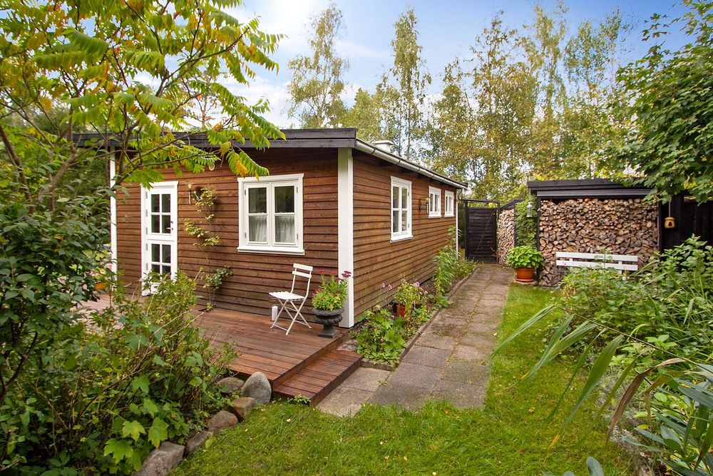 В России появился штраф за ремонт и мойку автомобиля на дачном участке. За что еще могут оштрафовать дачников?