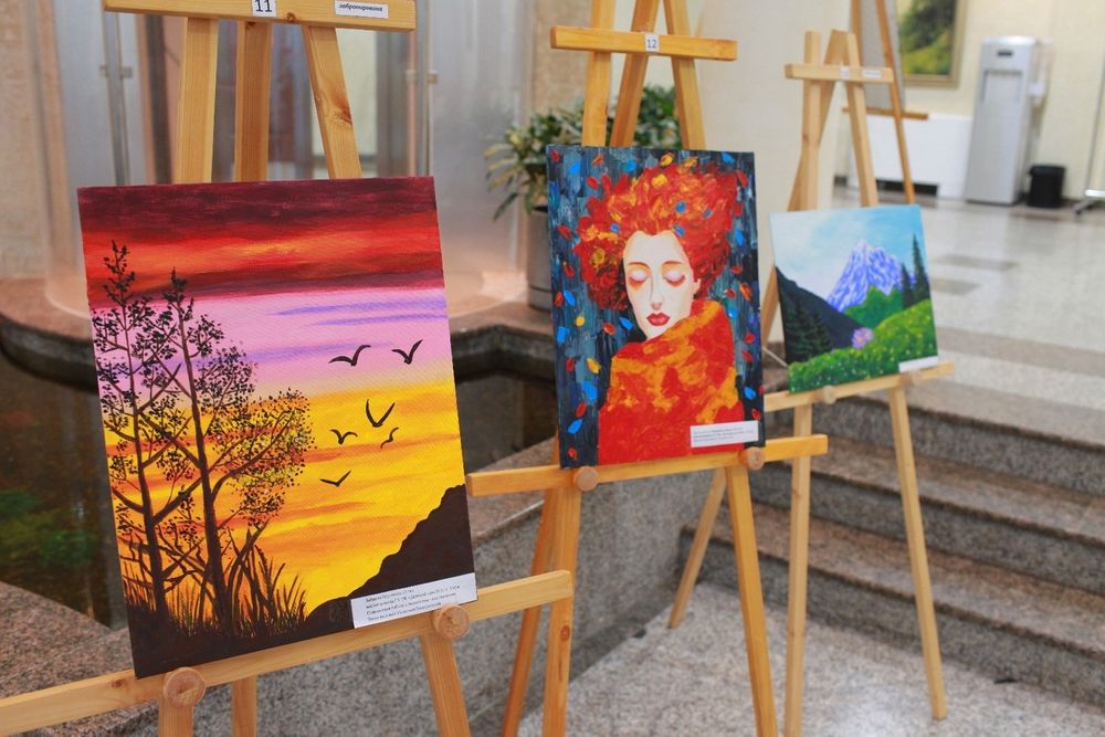 В АО «Транснефть – Север» прошла благотворительная выставка детских картин