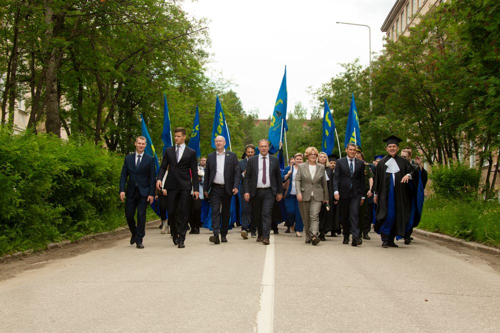 Руководство АО «Транснефть – Север» приняло участие в торжественном вручении дипломов выпускникам УГТУ