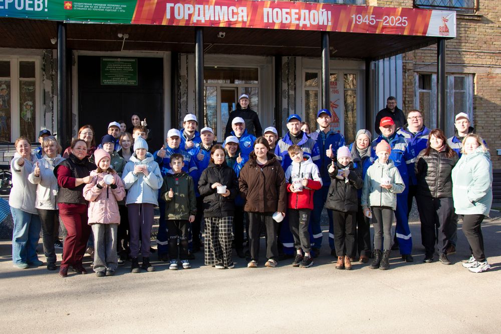 Волонтеры АО «Транснефть – Север» провели субботник на территории детского дома в Ухте