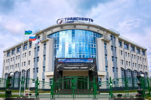 Работники АО «Транснефть – Север» помогли ликвидировать пожар на автодороге в Республике Коми