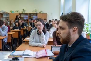 Энергия будущего: молодые специалисты ООО «ЛУКОЙЛ-ПЕРМЬ» высадились с профориентационным десантом в школах Ухты