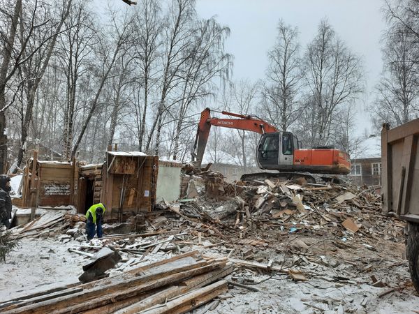 В Ухте продолжается снос аварийных домов