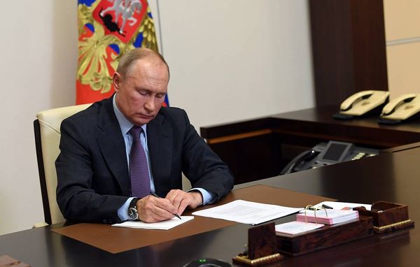 Путин подписал закон о регулировании дистанционной работы