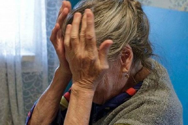 В Ухте 76-летняя пенсионерка перечислила злоумышленникам более миллиона рублей, поверив информации об атаках на ее счет