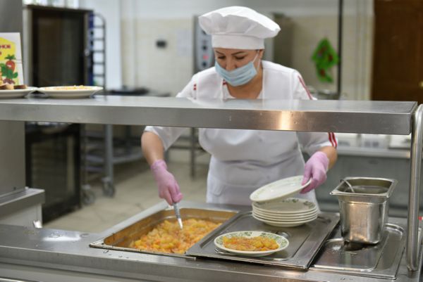 В Ухте утвердили стоимость школьного питания для начальных классов: Обеды первой смены вышли дешевле