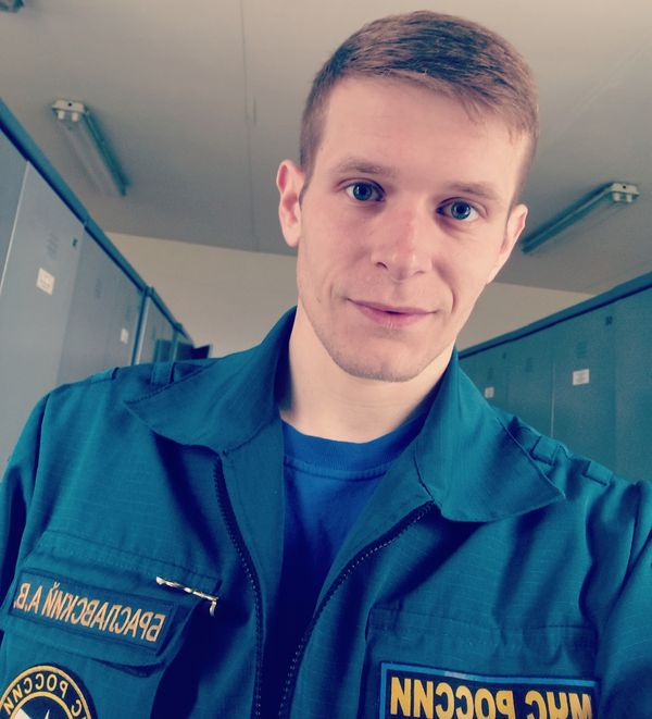 Ухтинский пожарный спас женщину от снежной "лавины" (видео)