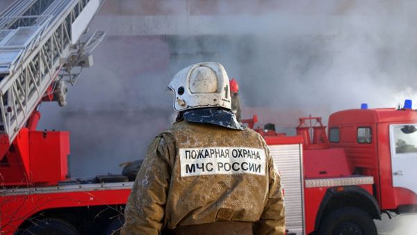 Три часа пожарные тушили дачу и гараж