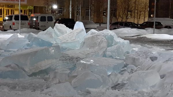 Снесли, но не всё: Надеемся, что когда будут убирать, то не забудут почисть и площадь