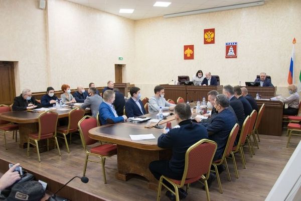 Два ухтинских депутата заработали 0 рублей в прошлом году. Верите в это?