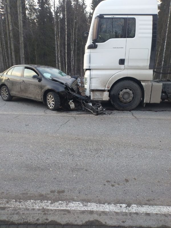 На 2 км автодороги Ухта – Сосногорск произошло столкновение четырех транспортных средств, один человек погиб