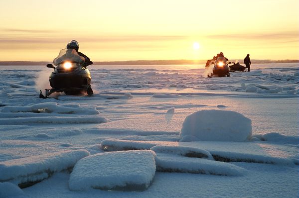 Минприроды разъясняет: Ответственность за выезд транспортных средств, в том числе снегоходов, на лед не предусмотрена