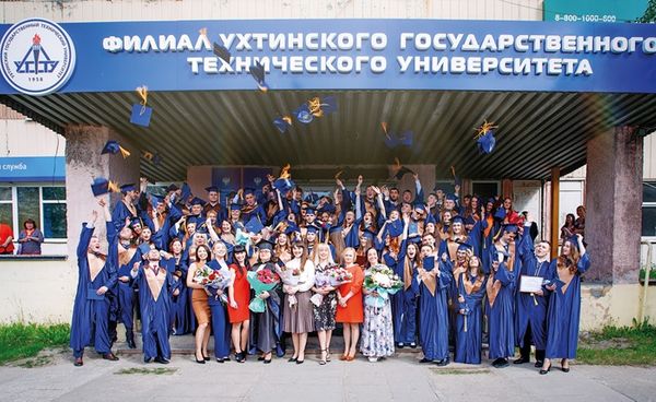 Нефтяники продолжают поддержку лучших студентов УГТУ