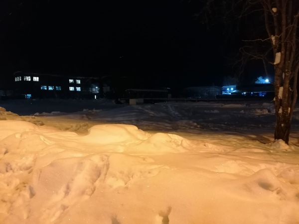 Да будет свет! Жители Дальнего жалуются, что новый спортобъект вечером погружается в темноту