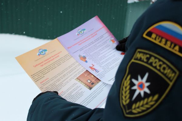 Ухтинцев встревожил похожий на газ запах в подъезде многоквартирного дома