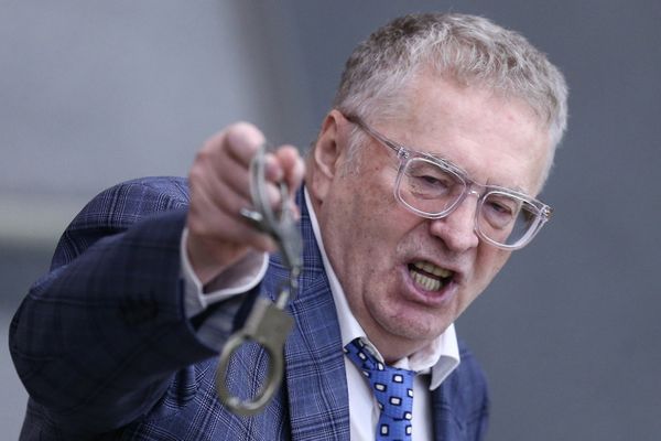 Жириновского подключили к ИВЛ, сообщили СМИ