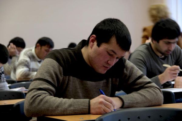 Ухтинка «помогла» 10 иностранцам сдать экзамены по русскому языку и получила два года условно