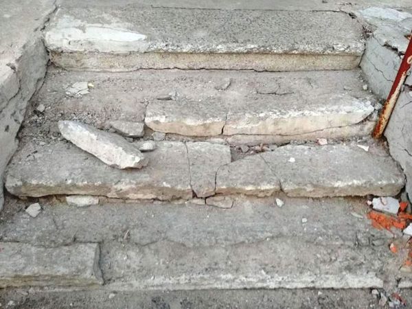 В Ухте не нашлось желающих отремонтировать пешеходные лестницы