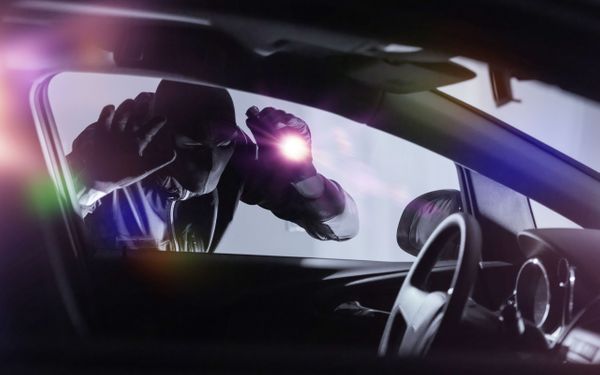 Ухтинские полицейские оперативно задержали автомобильного воришку