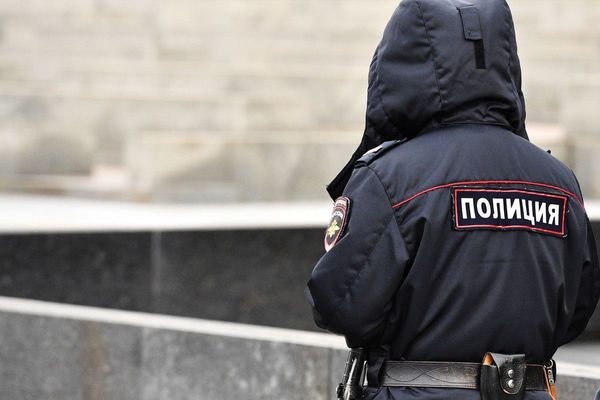 В Ухте полицейские задержали курьера мошенников, обманувшего пятерых пенсионеров