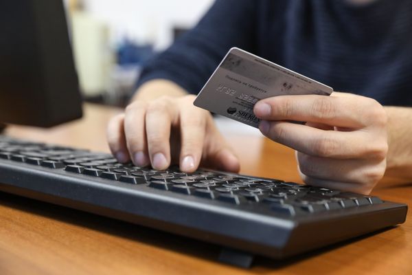 Ухтинка, спасая свои накопления, перевела на «безопасный счет» свыше 2,1 млн рублей