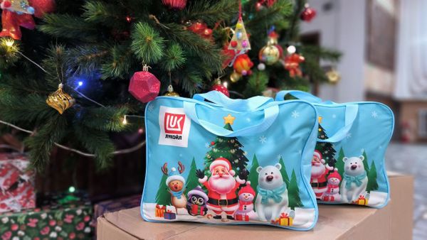 Новогодние подарки от ЛУКОЙЛа получат более тысячи маленьких северян